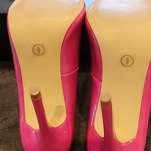 Steve Madden Hot Pink Patent Pointed Toe Stiletto Pumps - Picture 2 of 7
